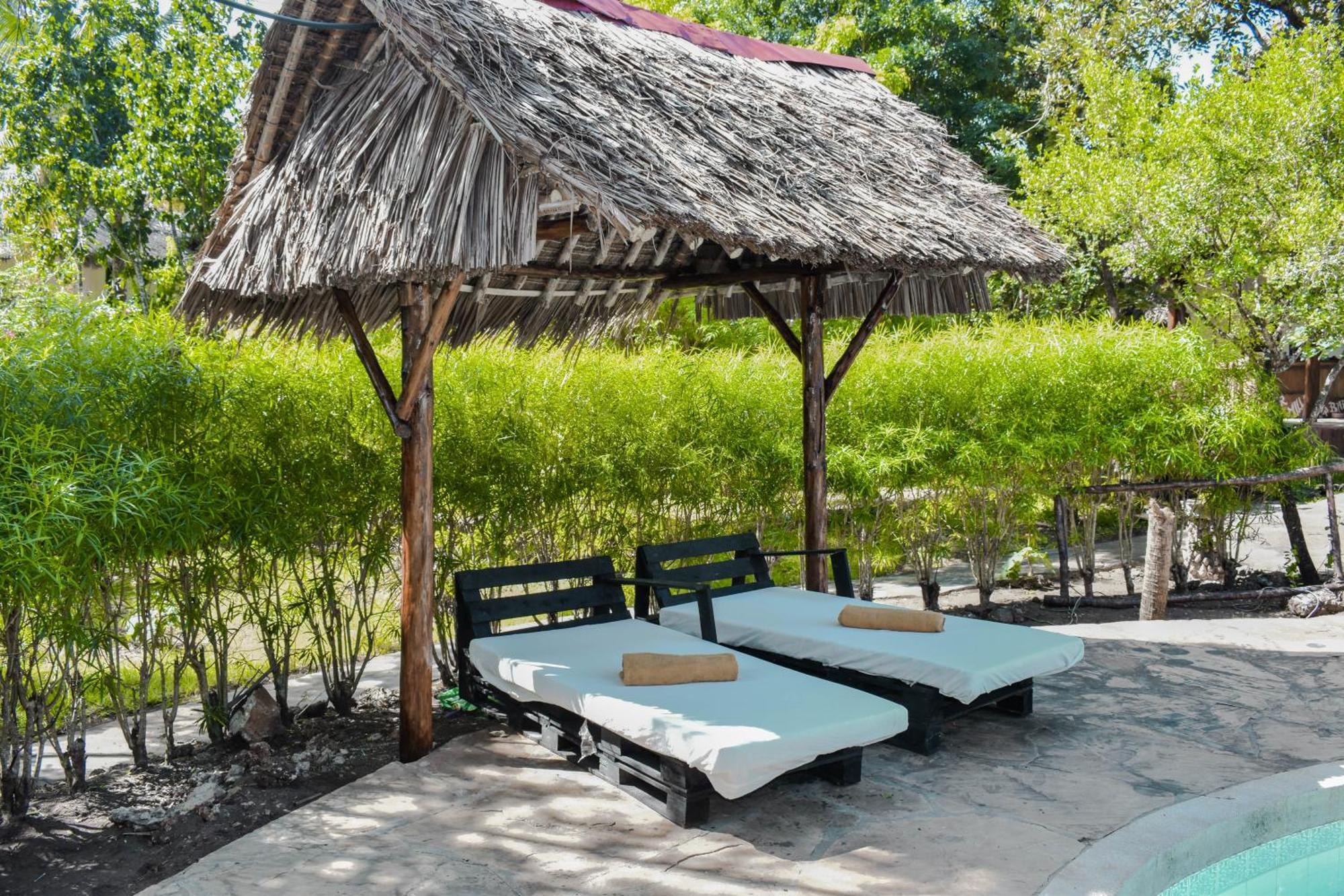 African Hut Tiny Cottage Diani Beach Zewnętrze zdjęcie