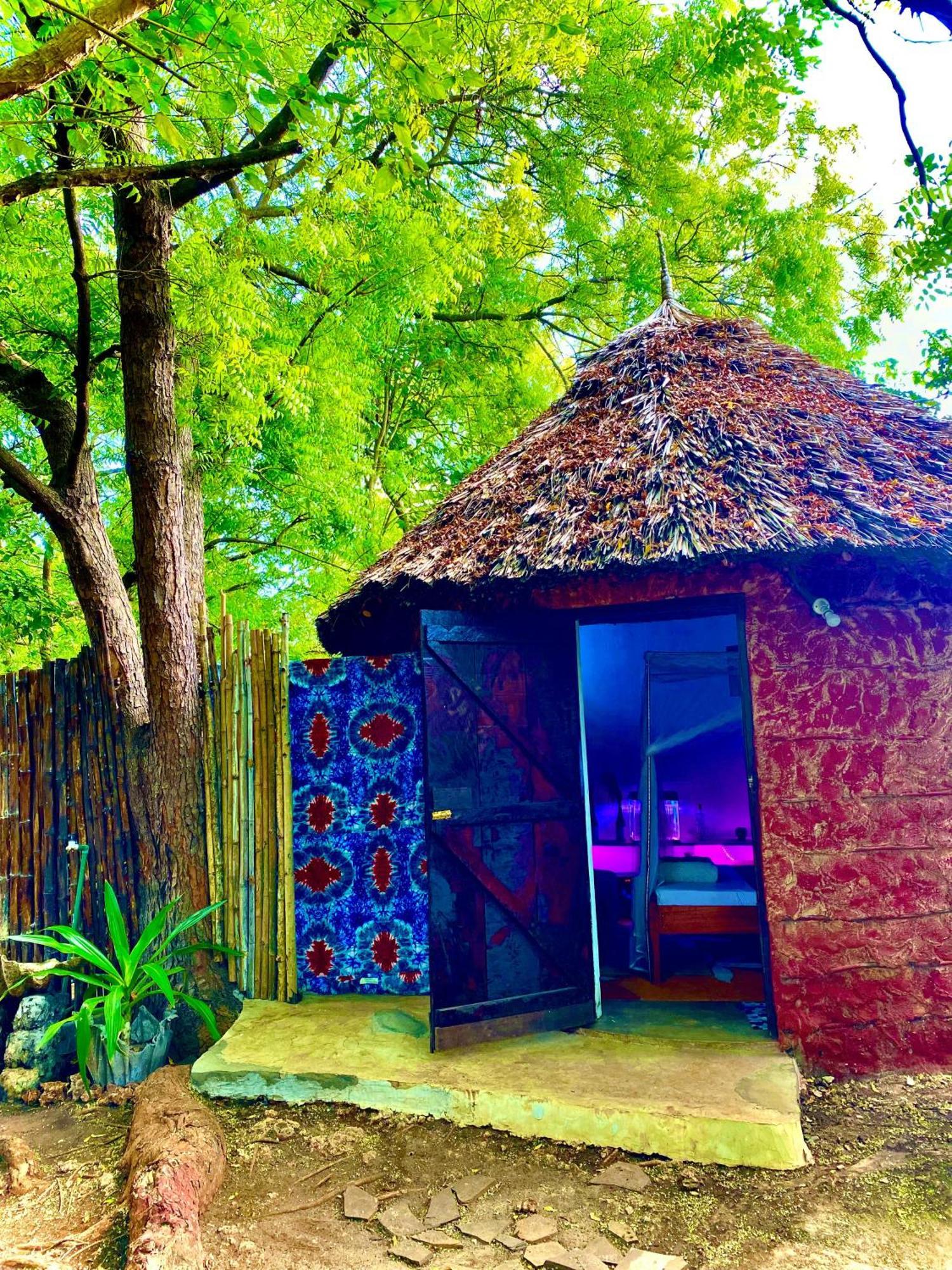 African Hut Tiny Cottage Diani Beach Zewnętrze zdjęcie